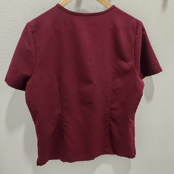 FIGS Scrubs Casma Three-Pocket Top V- Neck Burgundy  Technical Collection L - Picture 3 of 9